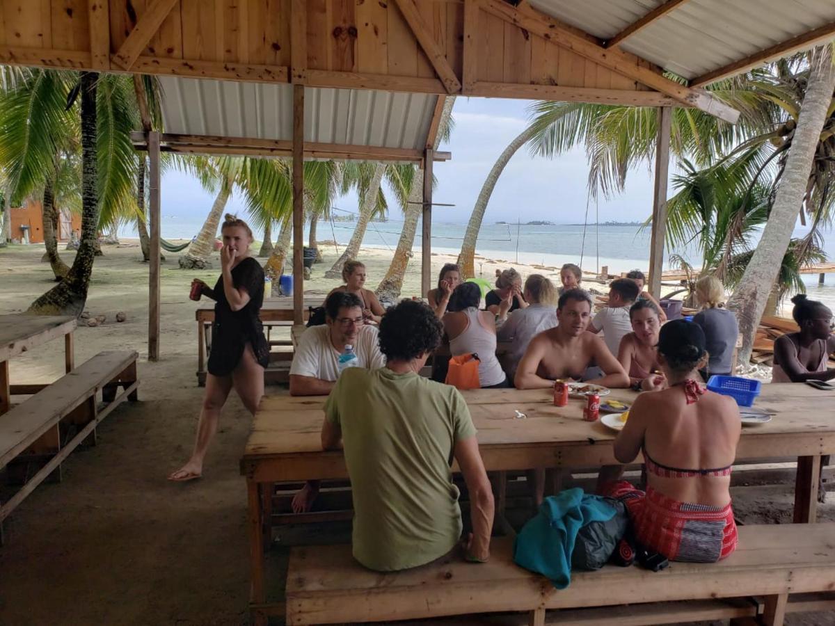 Private Room In San Blas Islands Plus Meals Waisalatupo Exterior photo